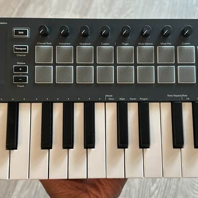 Novation FLkey Mini 25-Key MIDI Controller 2022 - 2026 - Black