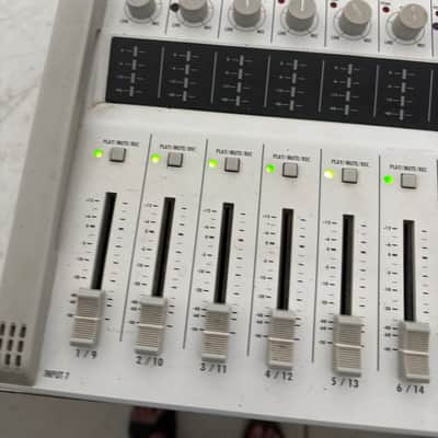 Zoom R16 USB Audio Interface / Digital Multitrack Recorder / Control Surface 2010s - White Bild 3
