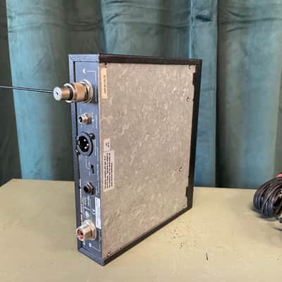 Shure LX4 Wireless receiver image 2