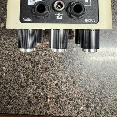 Universal Audio Astra Modulation Machine 2021 - Present - White image 5