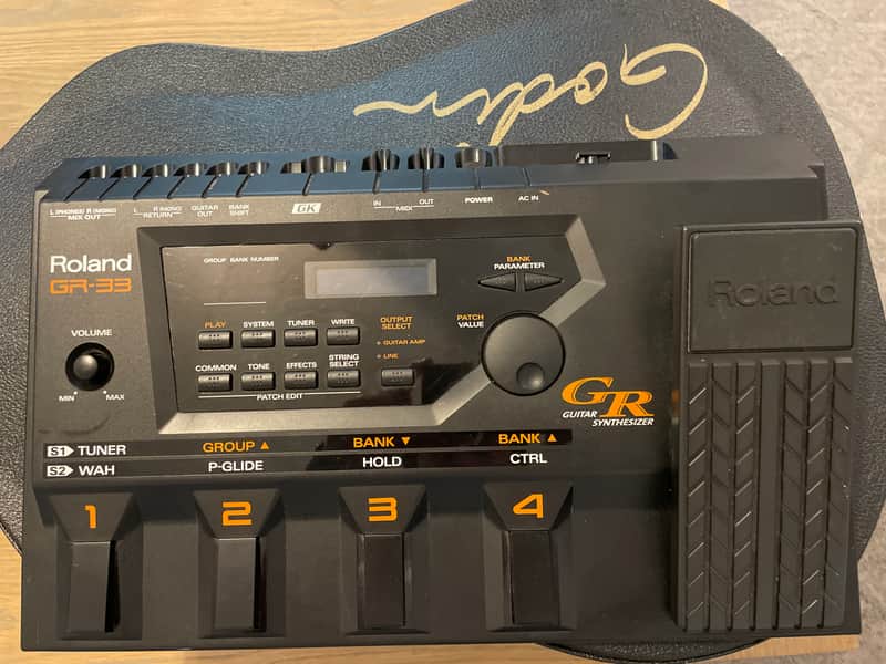 Roland GR-33 Guitar Synthesizer | Reverb