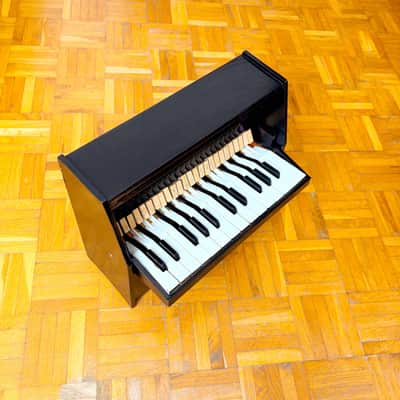 Mysterious Antique Wooden 25-Keys Upright Real Toy Piano probably made in France in 1950s! Read the full ad! image 15