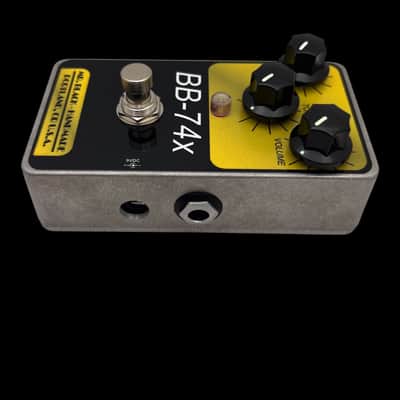 Mr. Black BB-74x Distortion 2010s - Black/Gold X8199 image 2