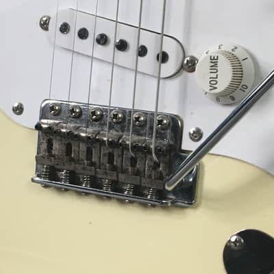 Vintage Fender Japan Strat MIJ 62RI Olympic White Reverse Nitro Relic Neck Hendrix Tribute Rare Guitar 7.6 lb Tweed HSC image 4