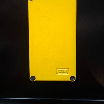 MXR M104 Distortion + 1995 - Present - Yellow image 3