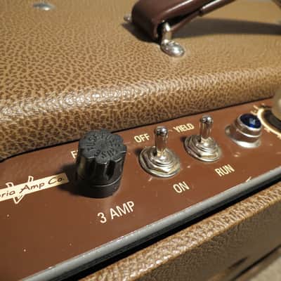 Victoria Victorilux 1x15 / 115 Combo Amplifier image 12