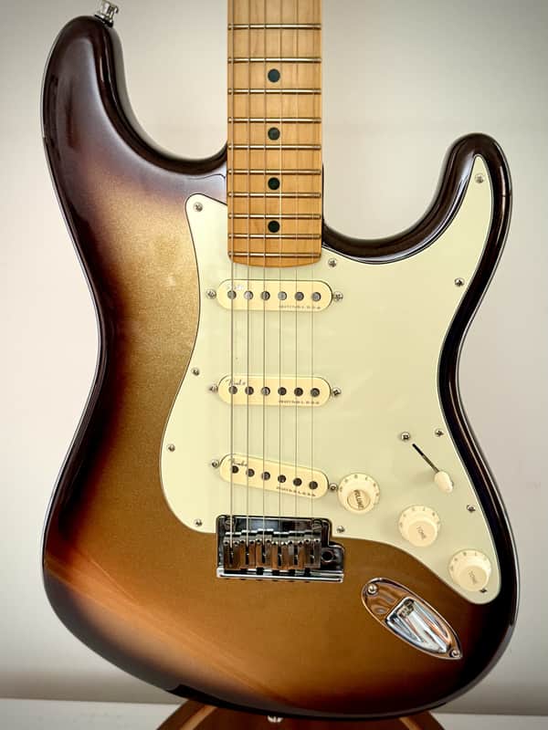 Fender American Ultra Stratocaster with Maple Fretboard 2024 - Mocha Burst image 1