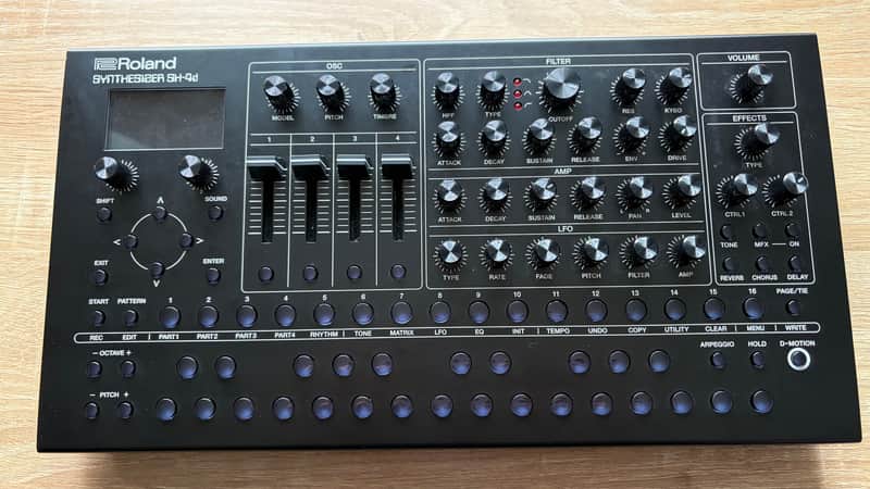 Roland SH-4d