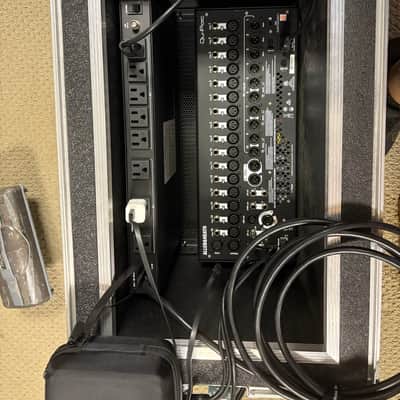 Allen & Heath QU-PAC Ultra-Compact Digital Mixer with Touchscreen 2018 - Present - Black image 3