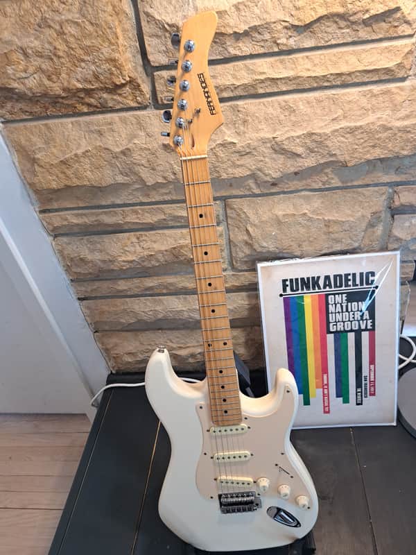 Fernandes Strat style image 1