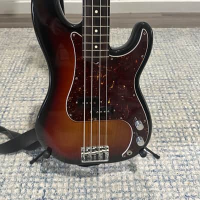 Fender American Professional II Precision Bass with Rosewood Fretboard 2020 - Present - 3-Color Sunburst image 3