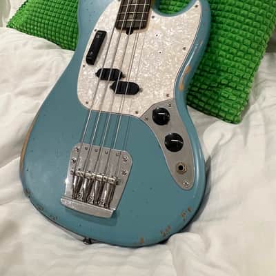 Fender Justin Meldal-Johnsen Road Worn Signature Mustang Bass 2018 - Present - Faded Daphne Blue image 2