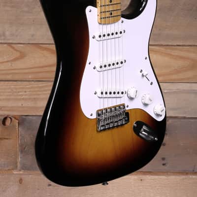 Fender Limited Edition 70th Anniversary 1954 Stratocaster DLX Closet Classic Wide-Fade 2-Color Sunburst w/ Case image 2