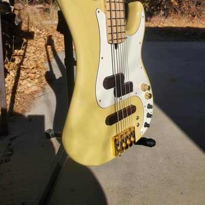 Xotic XPJ-1T Bass Guitar with Case image 8