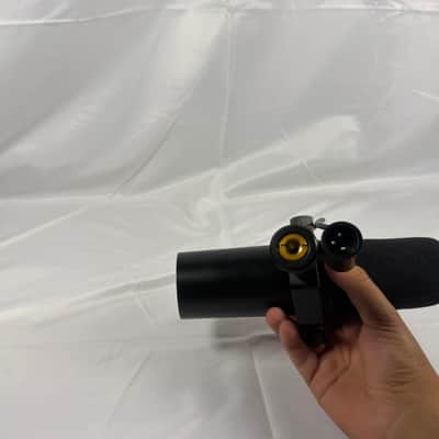 Shure SM7dB Cardioid Dynamic Microphone with Built-In Preamp 2023 - Present - Black image 4