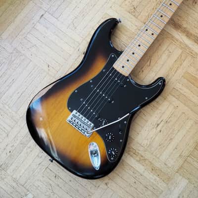 Fender Road Worn Player Stratocaster 2011 - 2012 - 2-Tone Sunburst image 4