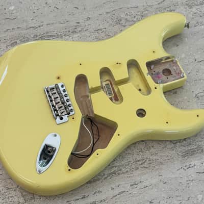 Fender Special Edition Canary Diamond Yellow 60's Stratocaster Alder BODY Vintage '62 Reissue Vintera image 2