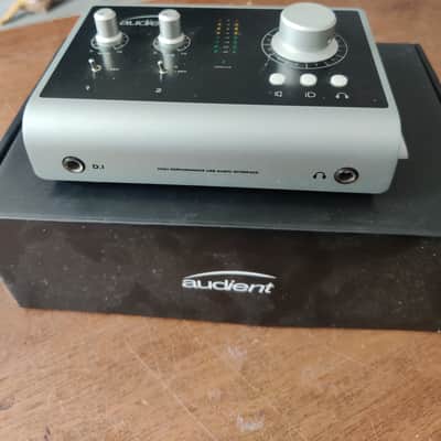 Audient iD14 Desktop USB Audio Interface - Black image 1