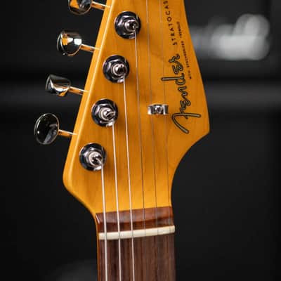 Fender Michael Landau Coma Stratocaster - Coma Red with Vintage-Style Navy Blue Hardshell Case - Demo image 6