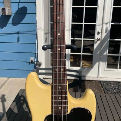 Fender Musicmaster Bass 1972 - 1979 - Olympic White image 6