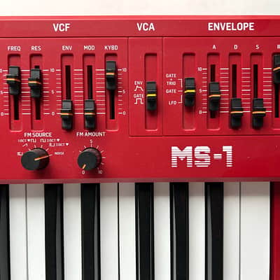 Behringer MS-1 (Red) – Excellent – Mod Grip + Strap + PSU