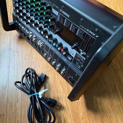 Yamaha EMX7 12 Channel 1400-Watt Powered Analog Mixer 2017 - Present - Black image 4