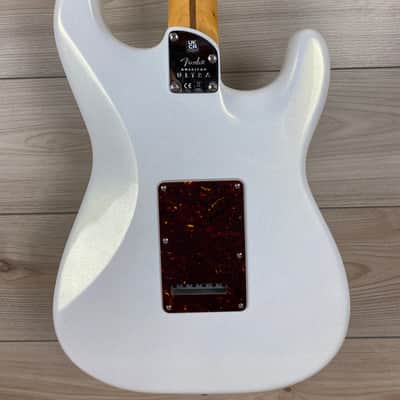 Fender American Ultra Stratocaster Left-Hand Guitar, Rosewood Fingerboard, Arctic Pearl image 16