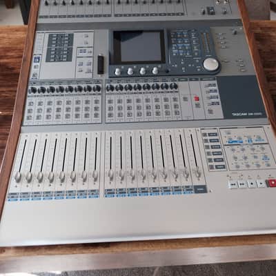 Tascam DM-3200 digital mixer DM-3200/MU-1000 Meter Bridge + IF-FW/DM FireWire Card Included image 4