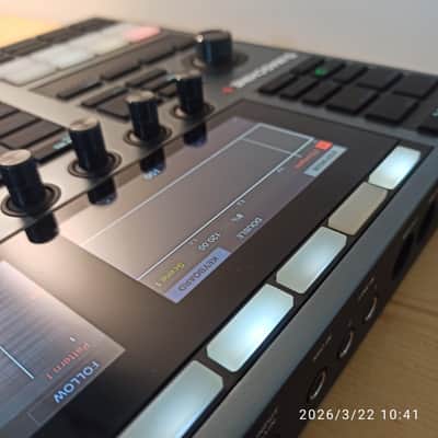Native Instruments Maschine Plus with softcase Bild 7