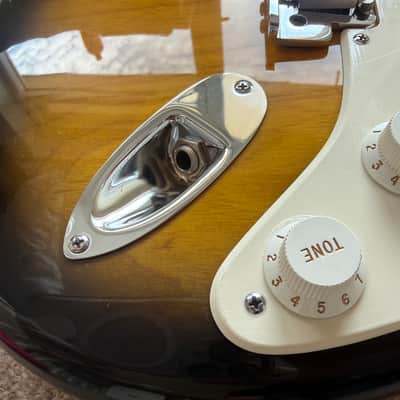 Fender 50th Anniversary American Deluxe Stratocaster 2004 - As new condition image 5