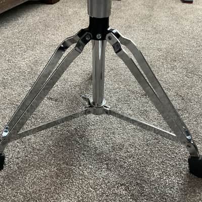 DW DWCP5100 5000 Series Round Drum Throne with Oversized Locking Nut 2010s - Chrome image 5