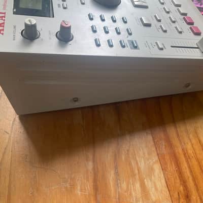 Akai MPC2000 MIDI Production Center 1997 - 2001 - Grey image 5