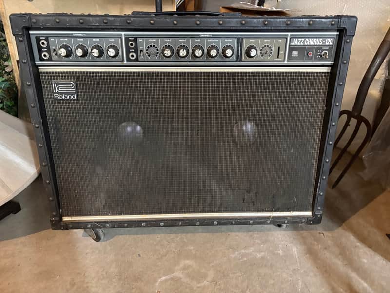 Roland JC-120 Jazz Chorus 2-Channel 120-Watt 2x12