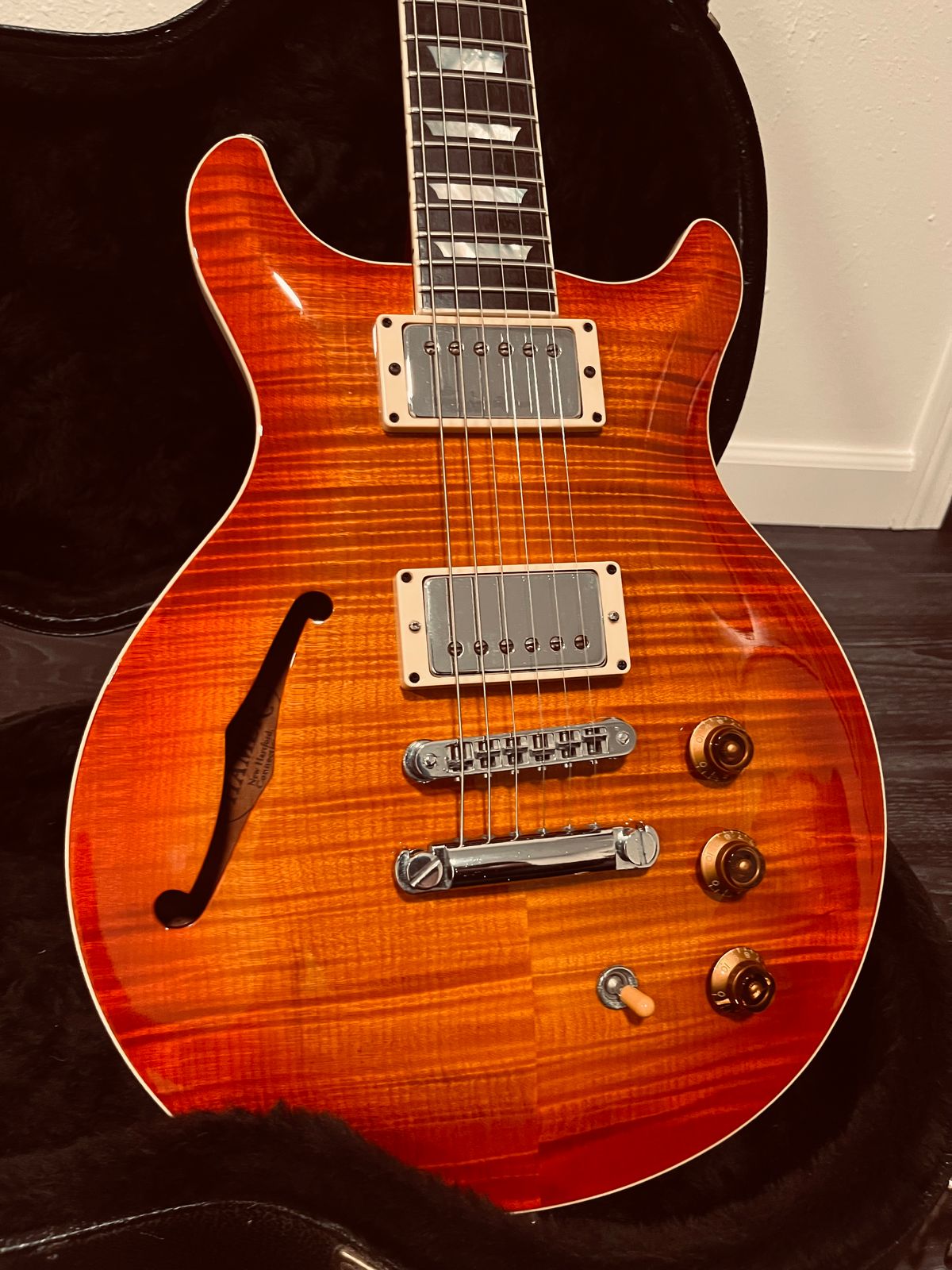 https://rvb-img.reverb.com/i/s--4PNNfTEC--/quality=medium-high,height=1600,width=1600,fit=contain/f33ff66d-e2c4-43cd-8970-988e6ef65dd9.jpeg