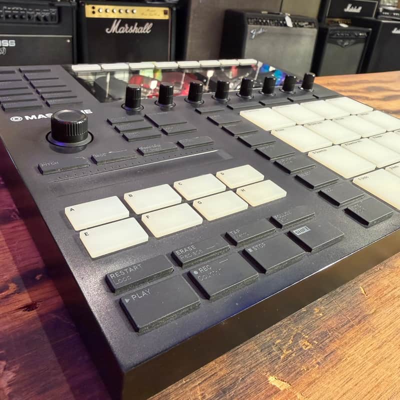 Native Instruments Maschine MKIII 2010s - Black image 1