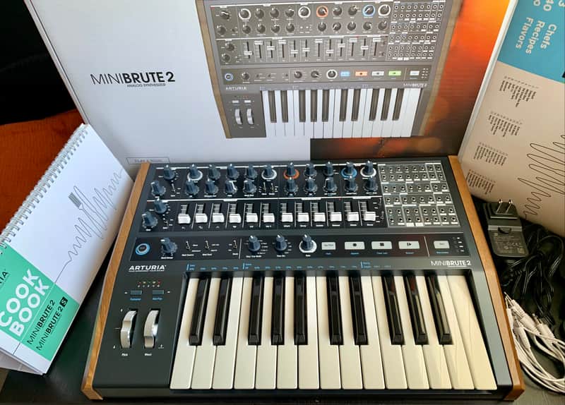 Arturia MiniBrute 2 Semi-Modular Analog Synthesizer & Step Sequencer 25-Key image 1