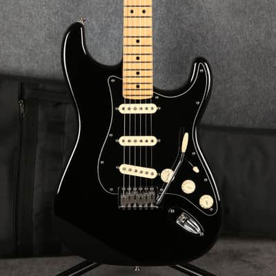 Fender Mexican Stratocaster - Black - 2nd Hand (166457) image 1