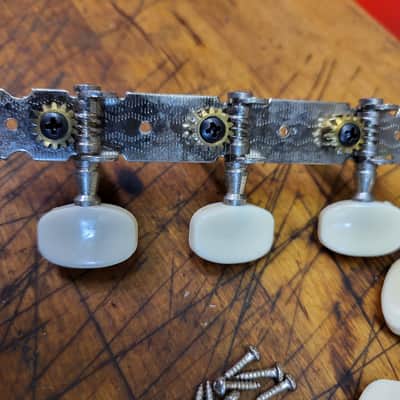 Tuners Vintage RARE 1970's 3x3 Open Back Guitar Tuners Luthier Parts image 2