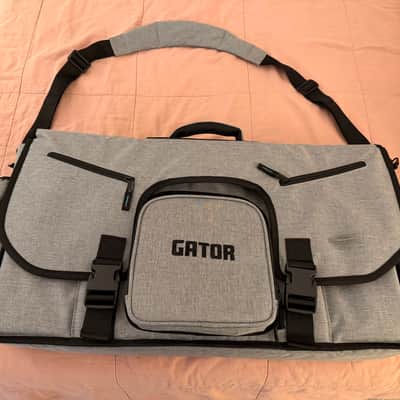 Gator G-CLUB Limited Edition Messenger Bag for 25-Inch DJ Controller Regular image 1