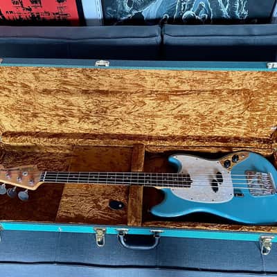 Douglas BGC-250 3/4 Blue Tweed Case for Fender Mustang, Bronco, Sire U2, Musicman Sterling Stingray Short Scale Basses image 4