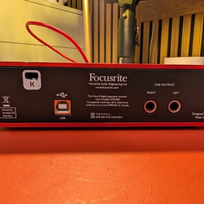 Focusrite Scarlett 2i2 (2nd Gen) USB Audio Interface w/ Red USB Cable image 3