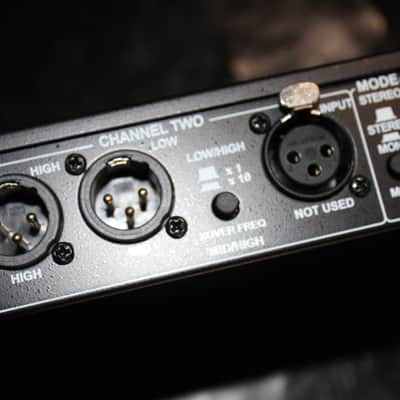 dbx 223xs Stereo 2-Way / Mono 3-Way Crossover (XLR) image 6