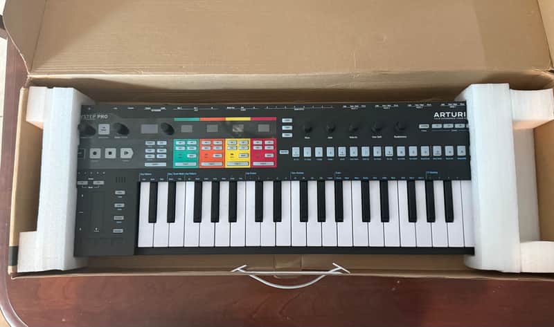 Arturia Keystep Pro Chroma 37-Key MIDI Controller