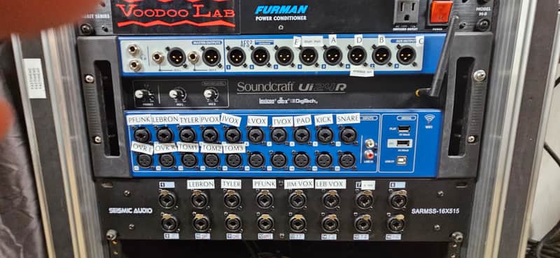 Soundcraft Ui24R 24-Channel Digital Mixer/USB Recorder with Wireless Control 2010s - Blue image 1