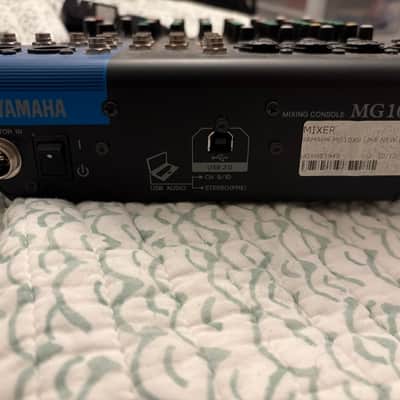 Yamaha MG10XU 10-Channel Analog Mixer 2016 - Present - Black image 3