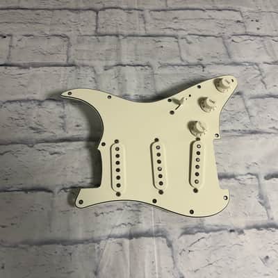 Fender Player Stratocaster Loaded SSS Pickguard 2018 image 2