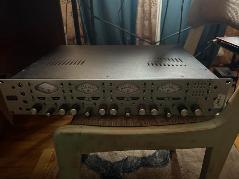 Universal Audio 4-710d 4-Channel Microphone Preamp 2010 - Present - SIlver image 1