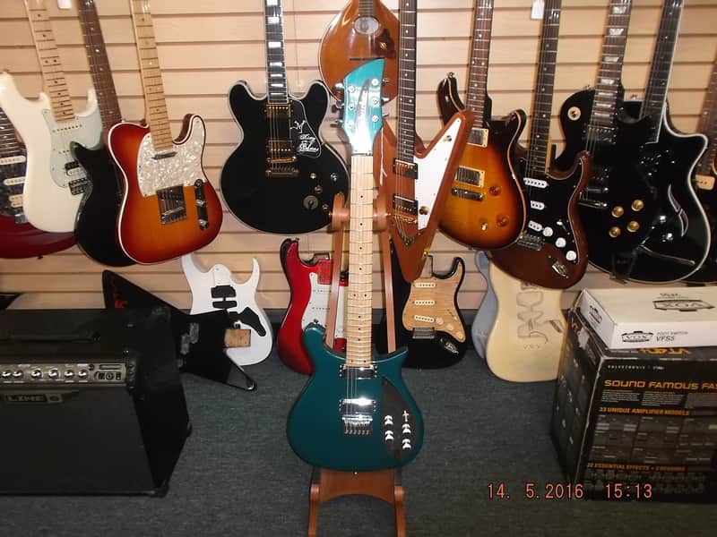 Rickenbacker  650 image 1