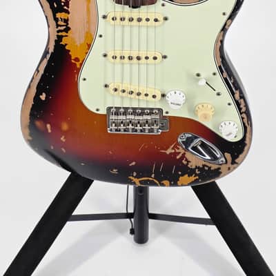 Fender Mike McCready Signature Stratocaster 2023 - Present - 3-Color Sunburst Relic image 2