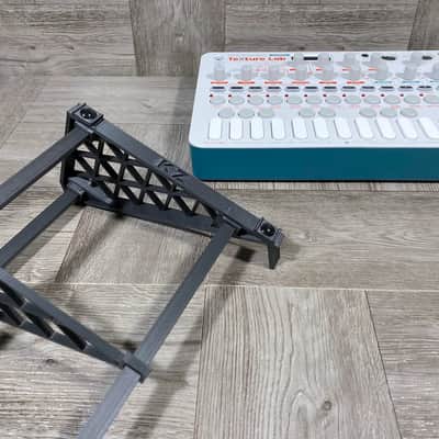 30º Stand for Sonicware Liven Series - color BLACK - Texture Lab / Mega Synthesis / Ambient Ø / 8bit Warps / Lofi-12 / XFM / Bass & Beats - by KZcraftworks image 3